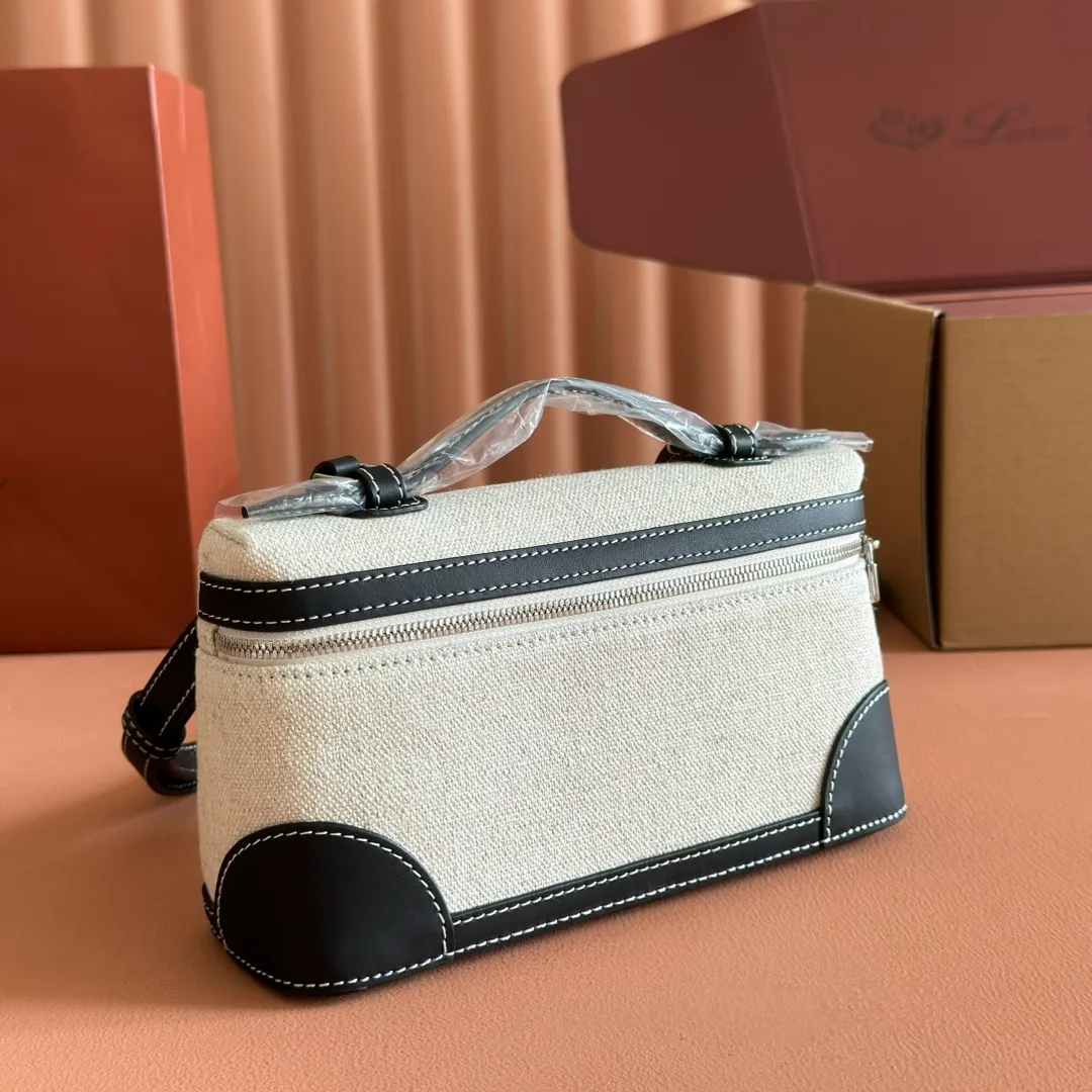 p1160💋💋💋【Original leather all-steel configuration counter complete package】 𝐋𝐨𝐫𝐨 𝐏𝐢𝐚𝐧@ Extra pocket L19 series handbag/crossbody bag The most comfortable life is when it is not defined, just like loro The material design of pian@ does not require complicated design styles. The simple and soft outline is elegant and durable, like an exquisite cosmetic case, which perfectly balances appearance and functionality. The leather is delicate and feels as soft as butter. The small bag has a large capacity. It is not only portable with a thin shoulder strap, but can also be worn cross-body. Sisters who have a special liking for minimalist style can buy it. It is simple and versatile. The simpler, the more different. Stars and Instagram celebrities are all planting it. There are two sizes of 19 cm and 27 cm. One is exquisite and casual, and the other is elegant and grand. Size: Small: length 19×width 7×height 12cm (